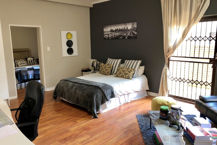 7 Bedroom Property for Sale in Plattekloof Western Cape
